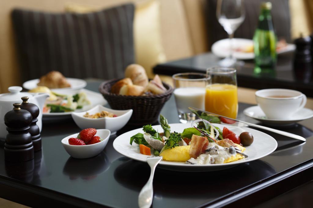 The Tokyo Station Hotel Εξωτερικό φωτογραφία A breakfast at the hotel